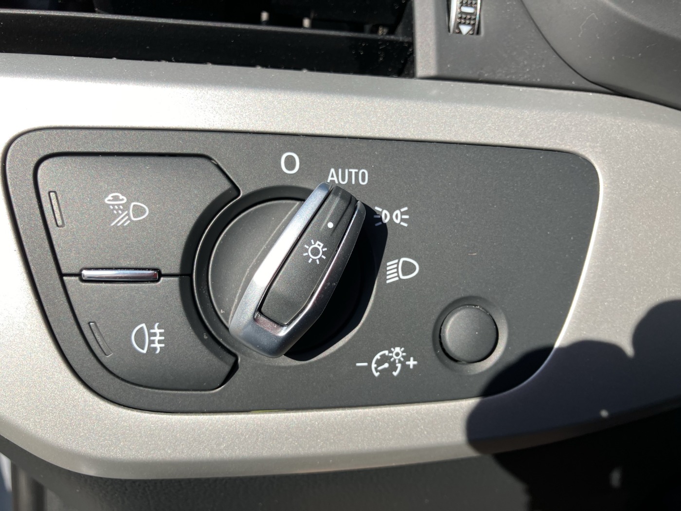 Audi A4 40 2.0 TDI advanced | Bild 11 von 20