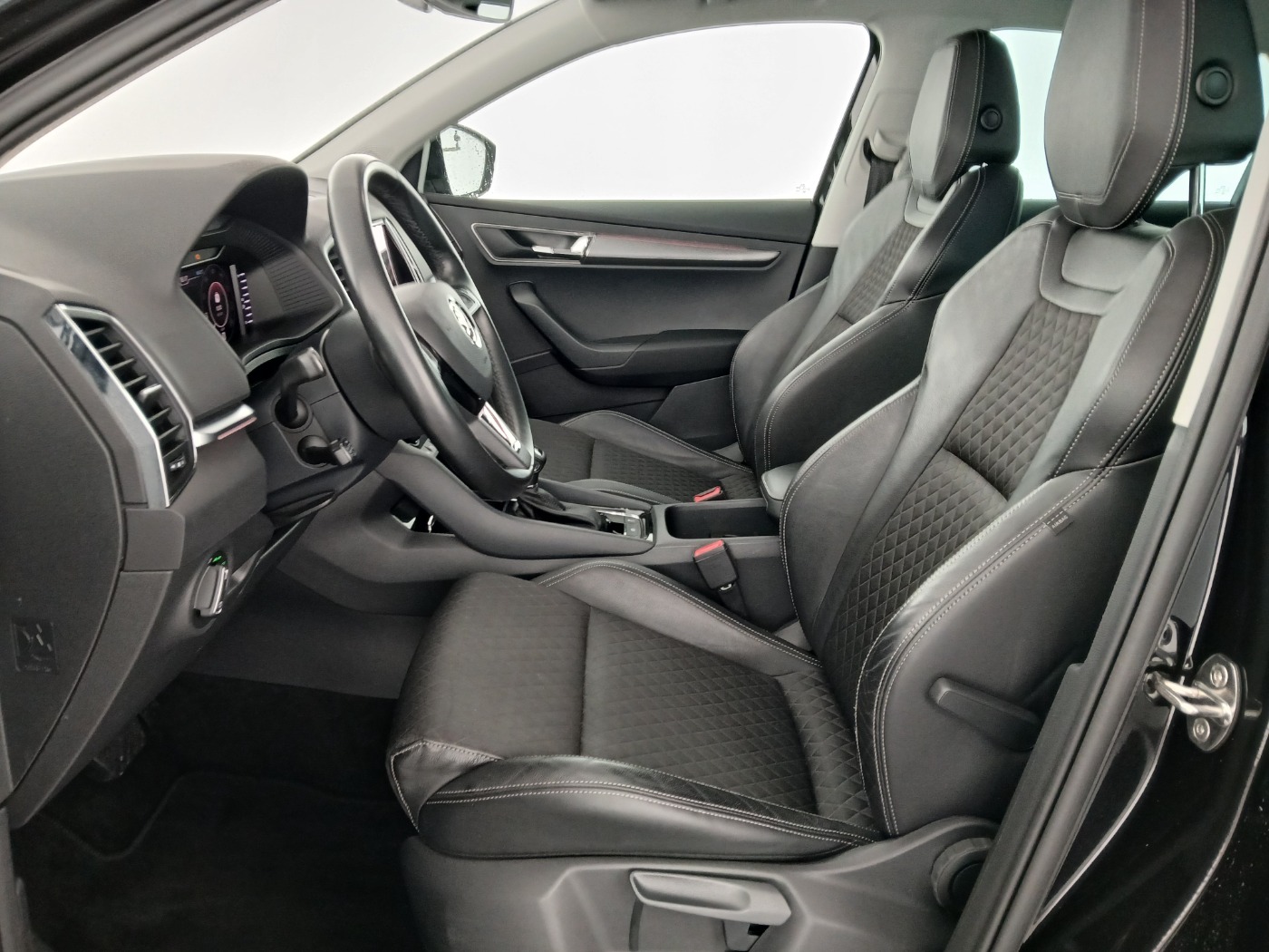 Skoda Karoq 1.0 TSI Style Limited | Bild 13 von 30