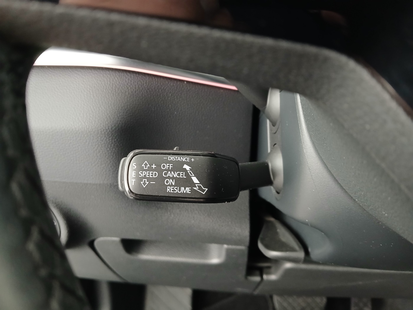 Skoda Karoq 1.0 TSI Style Limited | Bild 18 von 30