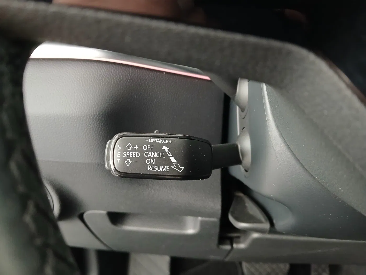 Skoda Karoq 1.0 TSI Style Limited | Bild 18 von 30