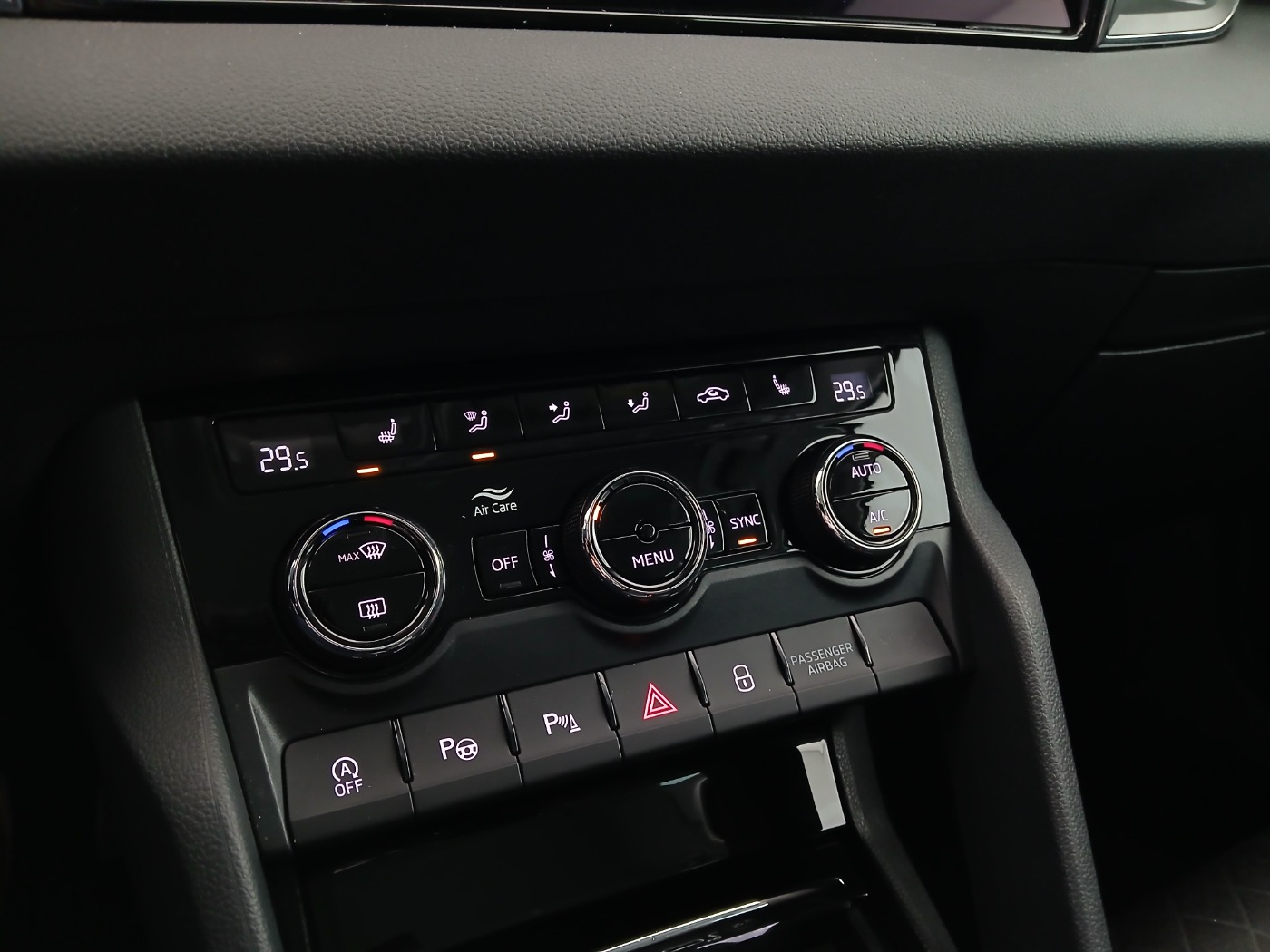 Skoda Karoq 1.0 TSI Style Limited | Bild 25 von 30