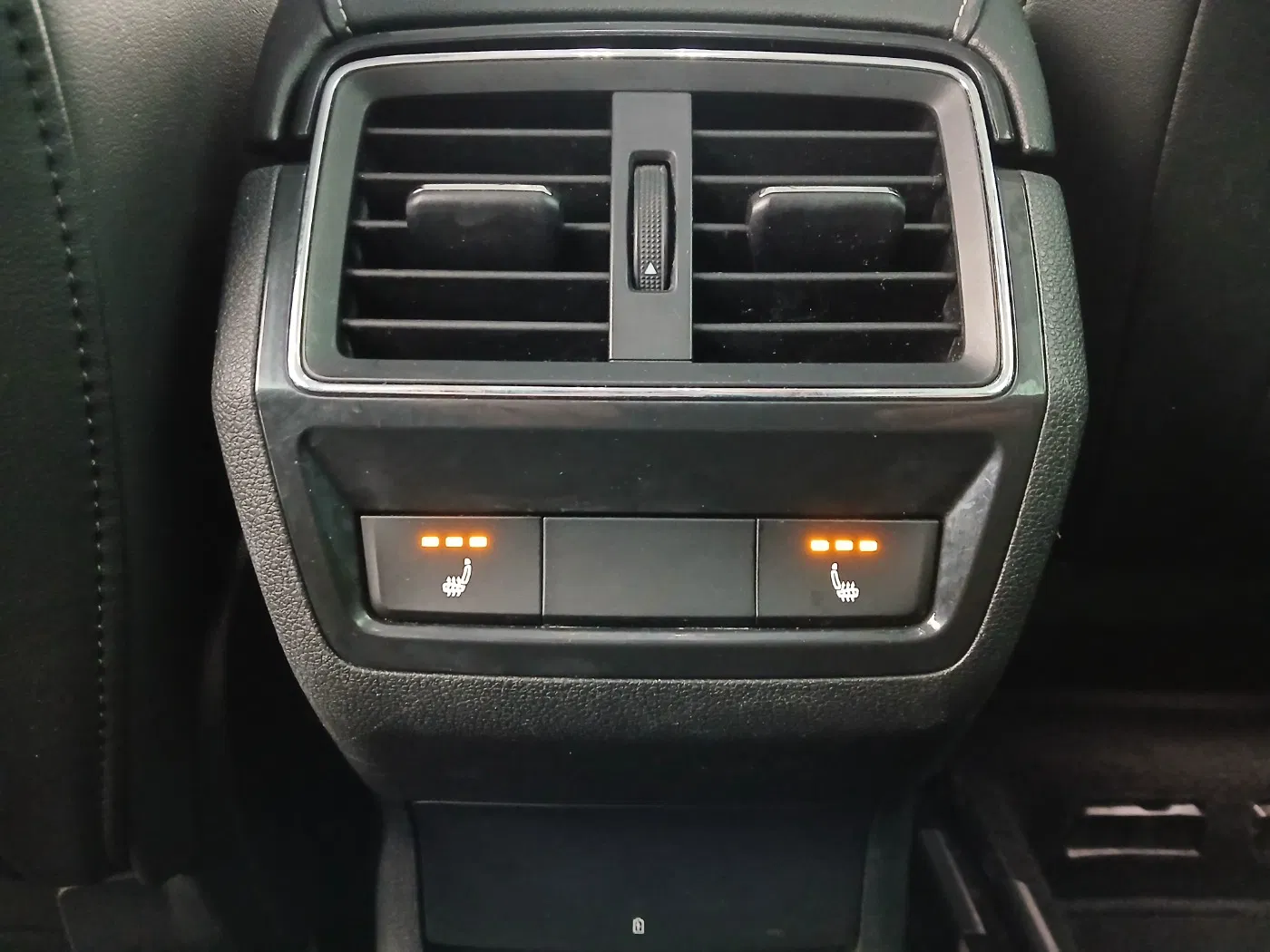 Skoda Karoq 1.0 TSI Style Limited | Bild 28 von 30