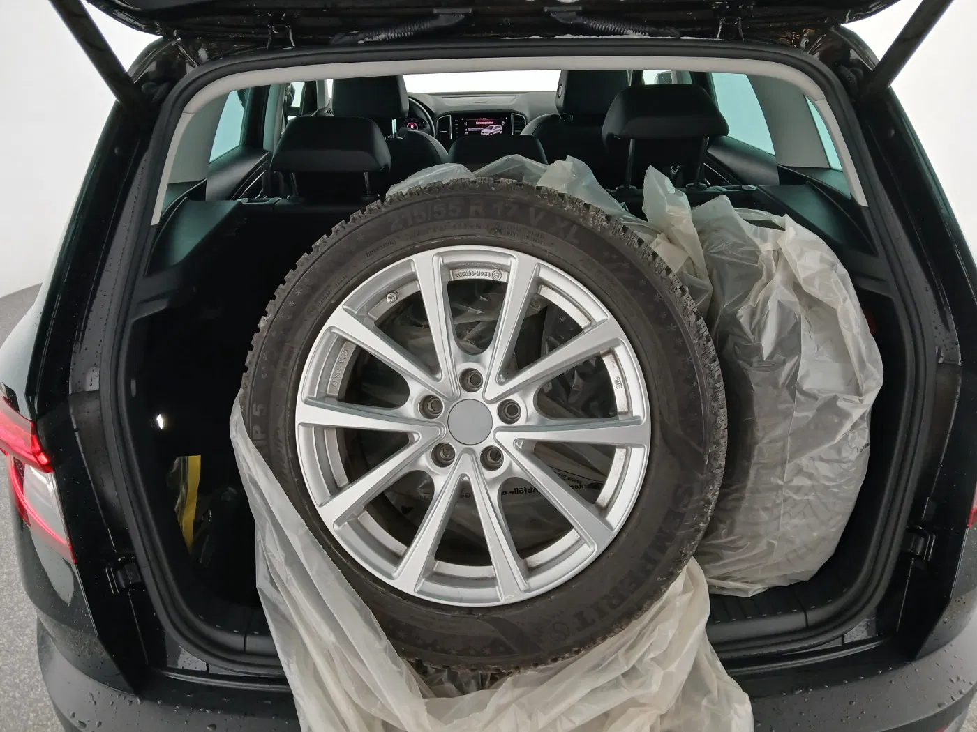 Skoda Karoq 1.0 TSI Style Limited | Bild 29 von 30