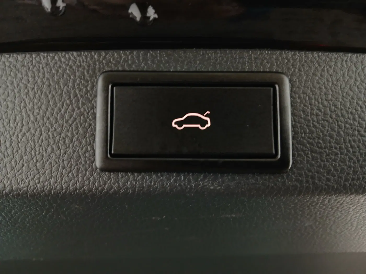 Skoda Karoq 1.0 TSI Style Limited | Bild 30 von 30