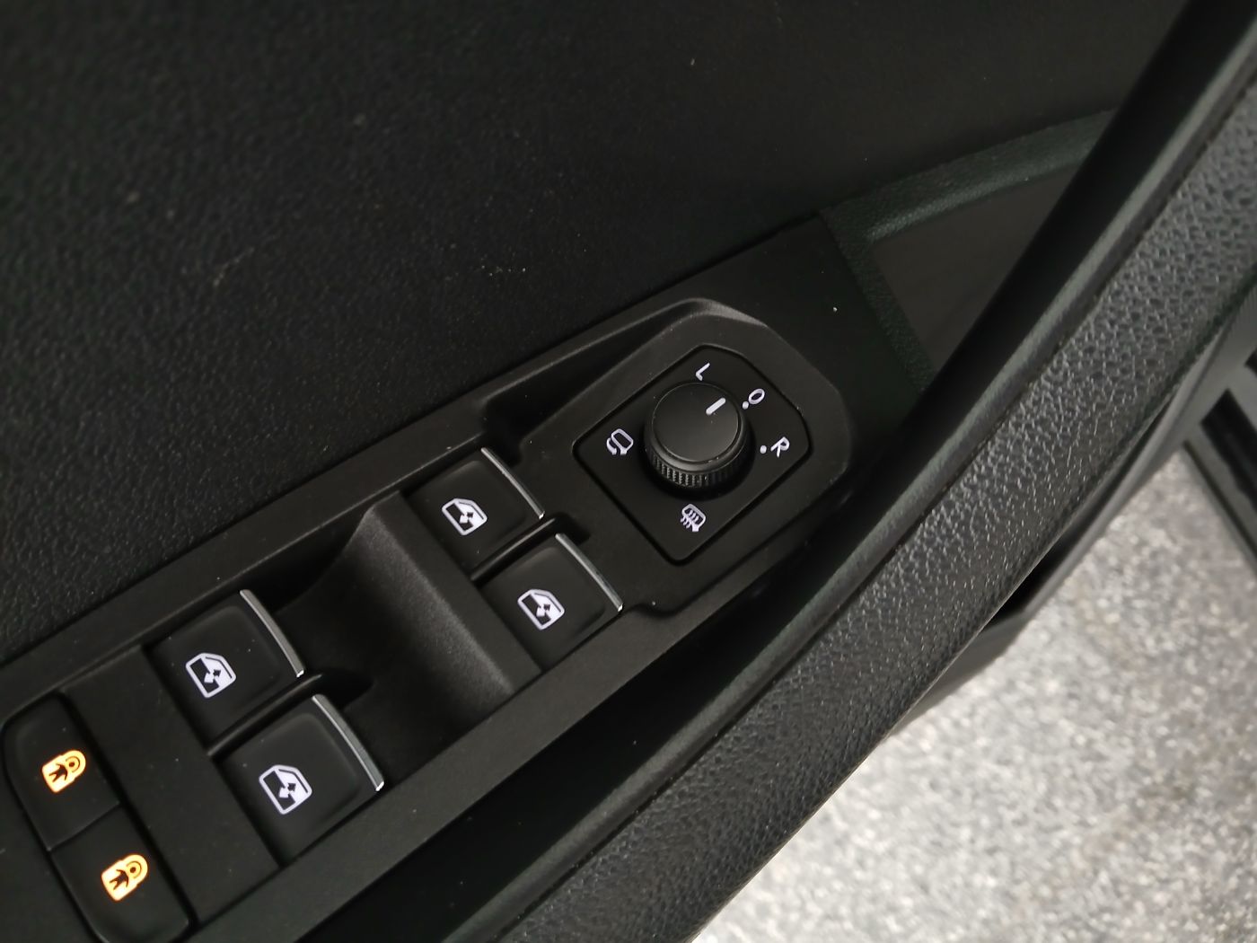 Skoda Karoq 1.0TSI Style Limited DSG | Bild 9 von 31