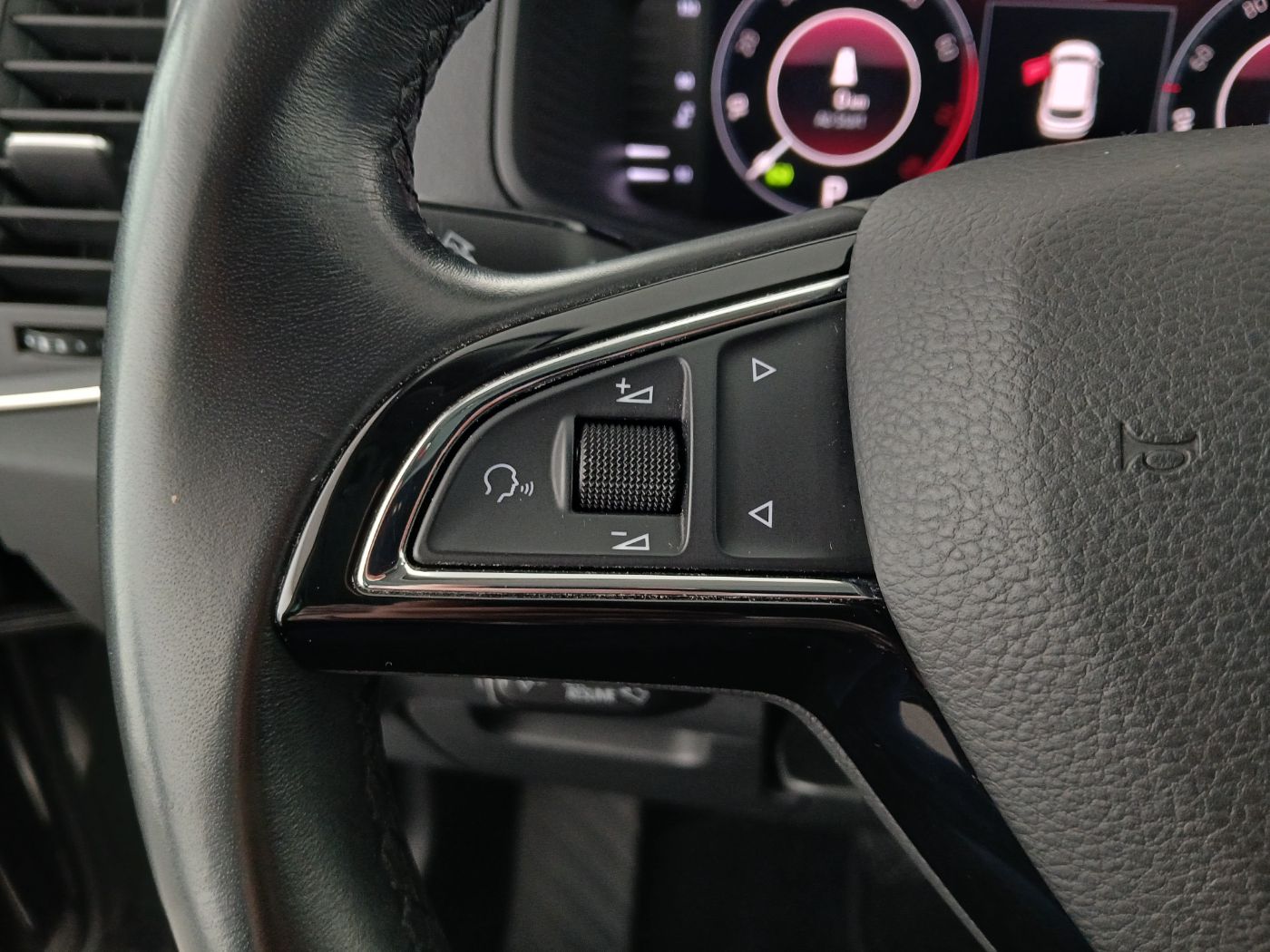 Skoda Karoq 1.0TSI Style Limited DSG | Bild 14 von 31