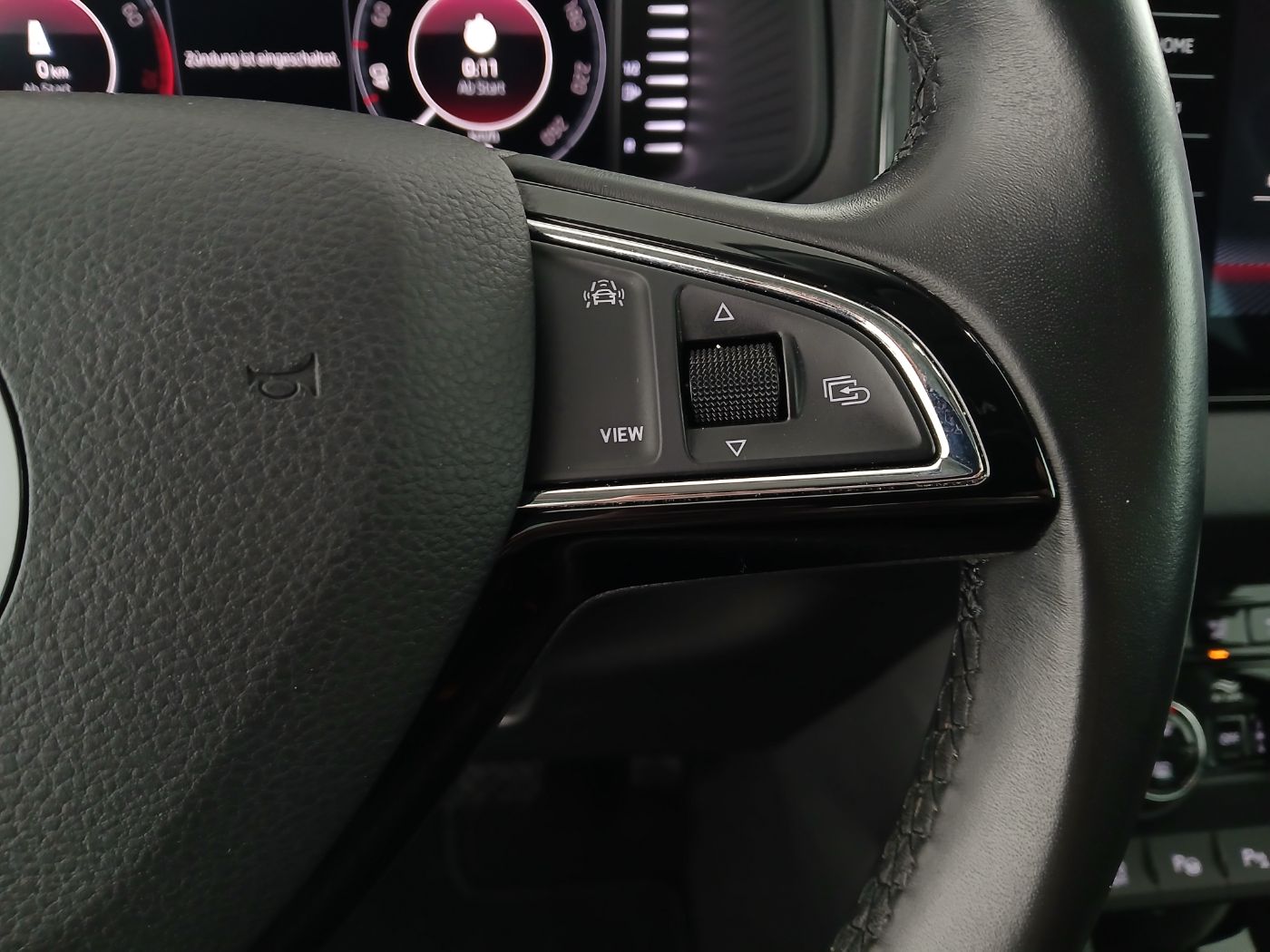 Skoda Karoq 1.0TSI Style Limited DSG | Bild 15 von 31