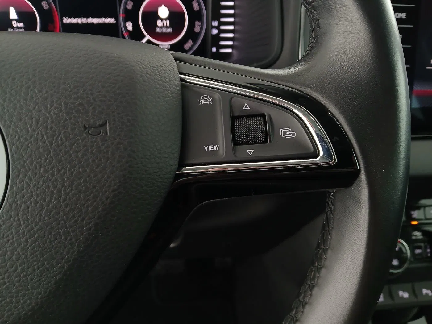 Skoda Karoq 1.0TSI Style Limited DSG | Bild 15 von 31