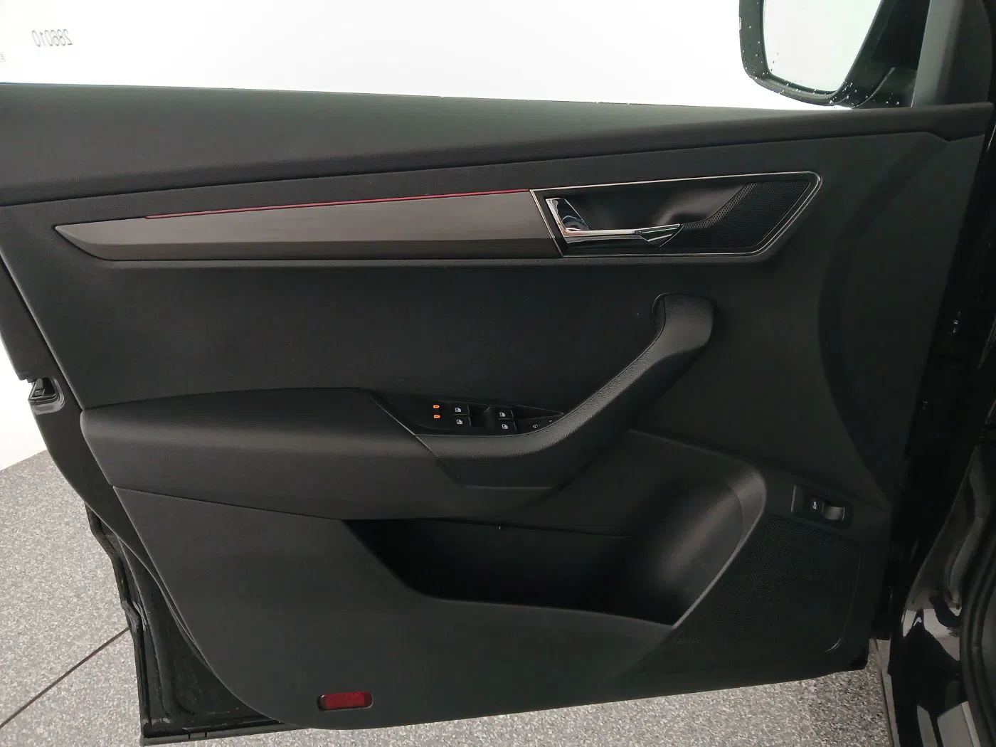 Skoda Karoq 1.0TSI Style Limited DSG | Bild 8 von 31