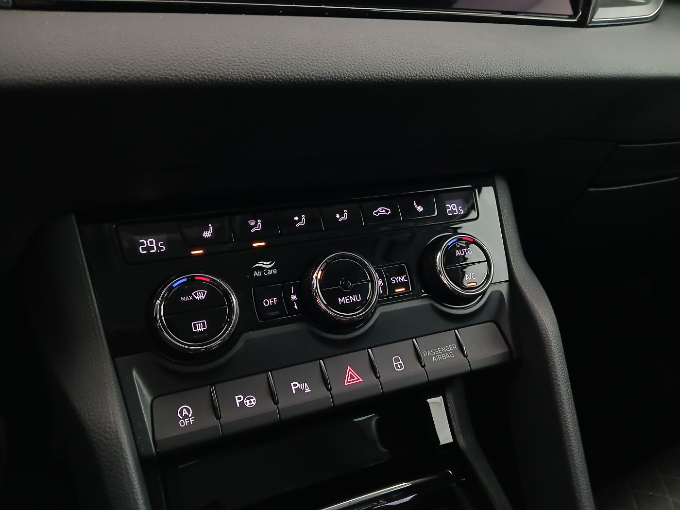 Skoda Karoq 1.0TSI Style Limited DSG | Bild 24 von 31