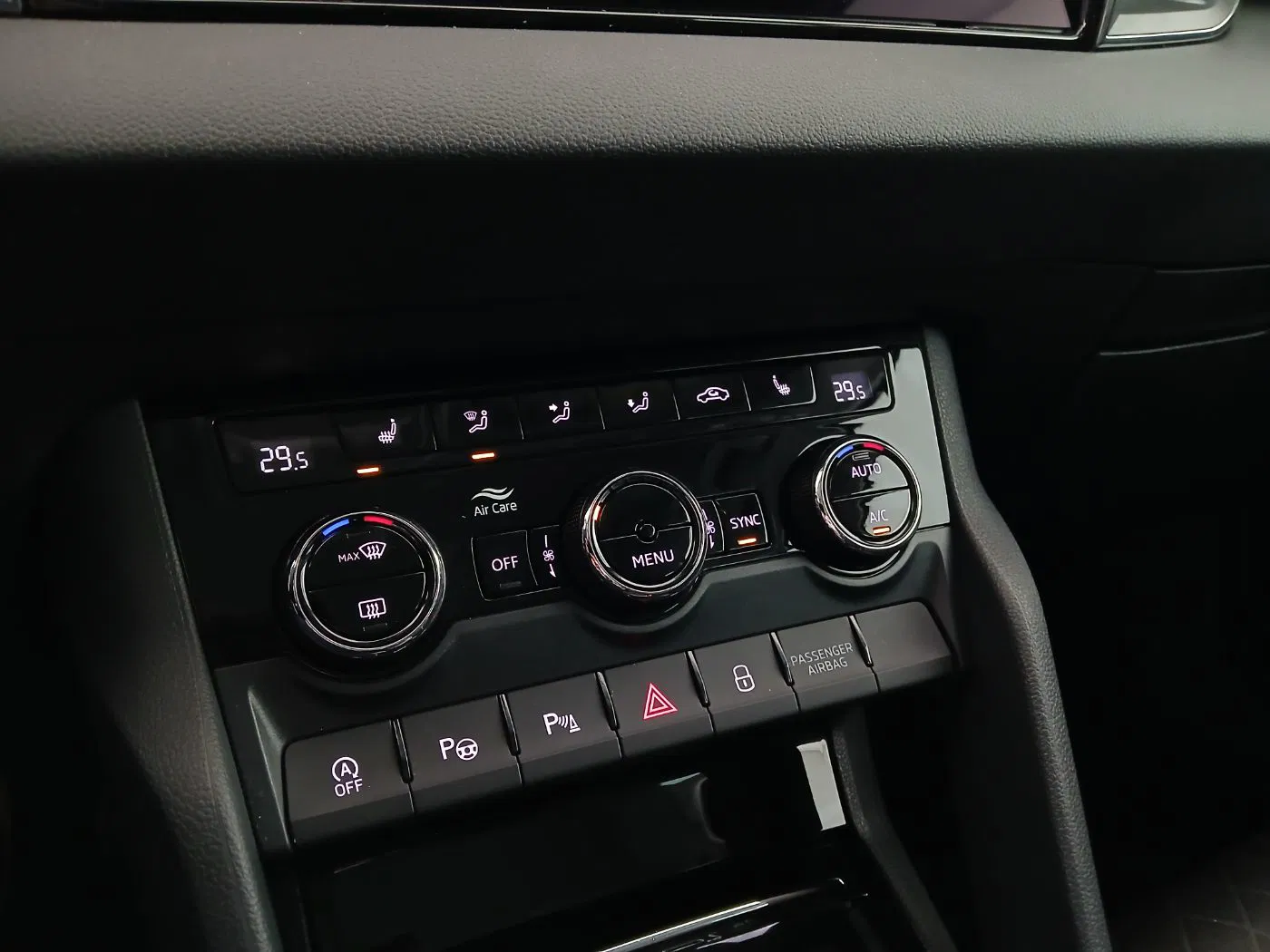 Skoda Karoq 1.0TSI Style Limited DSG | Bild 24 von 31