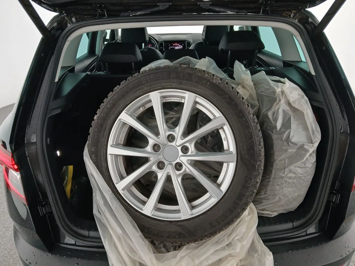 Skoda Karoq 1.0TSI Style Limited DSG | Bild 28 von 31