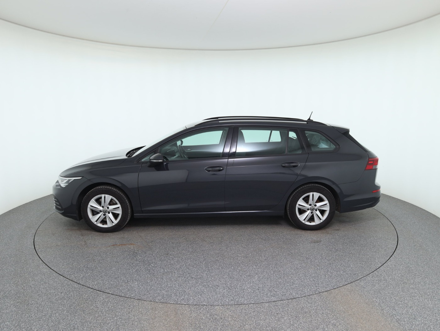 VW Golf VIII Variant 2.0 TDI Life | Bild 9 von 25