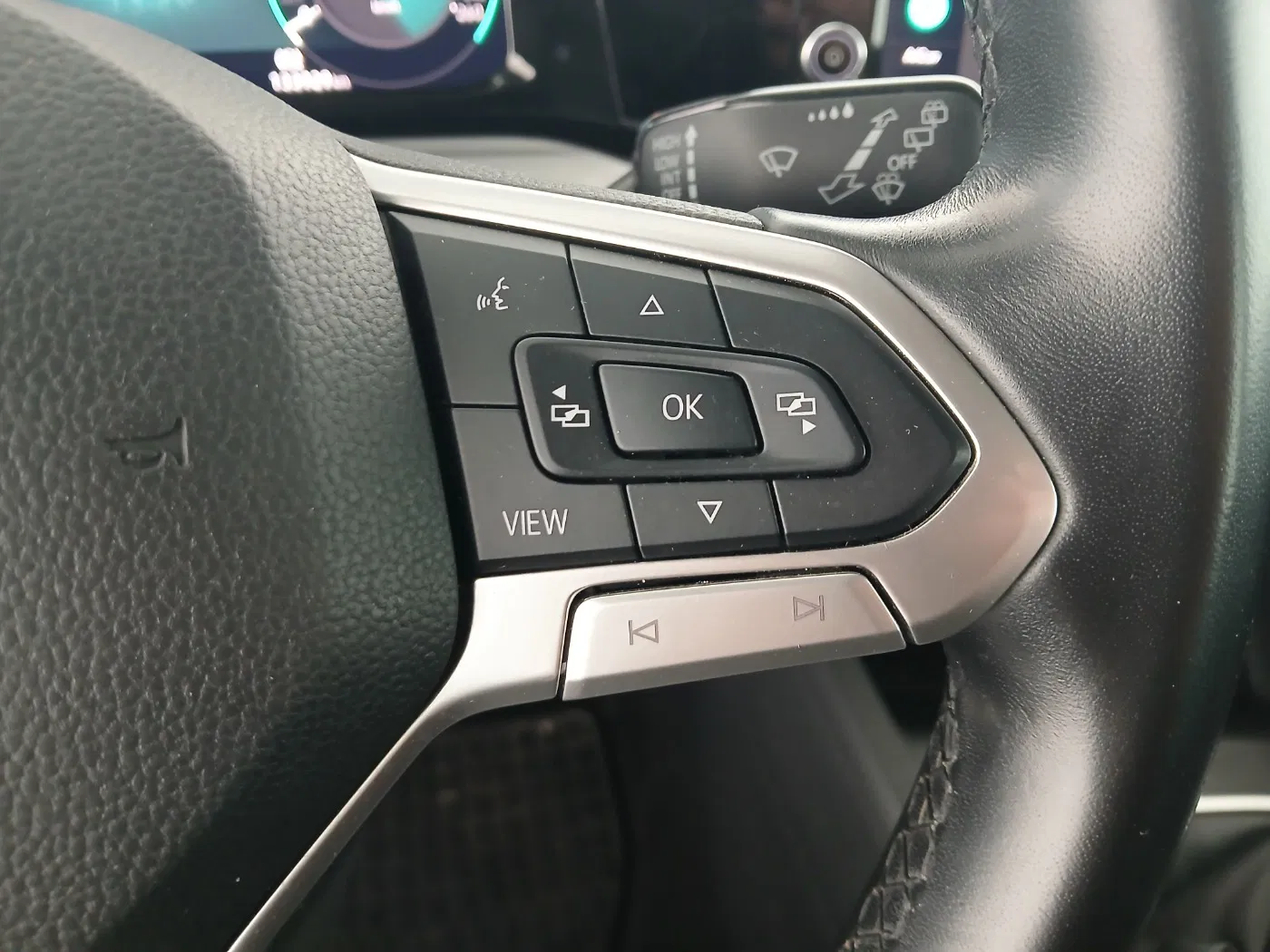 VW Golf VIII Variant 2.0 TDI Life | Bild 18 von 25