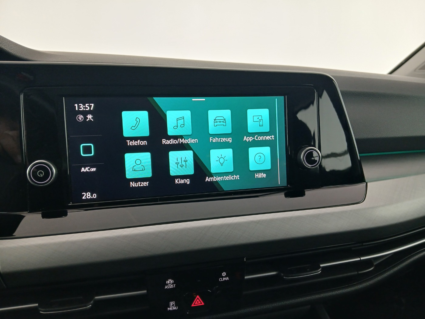 VW Golf VIII Variant 2.0 TDI Life | Bild 19 von 25