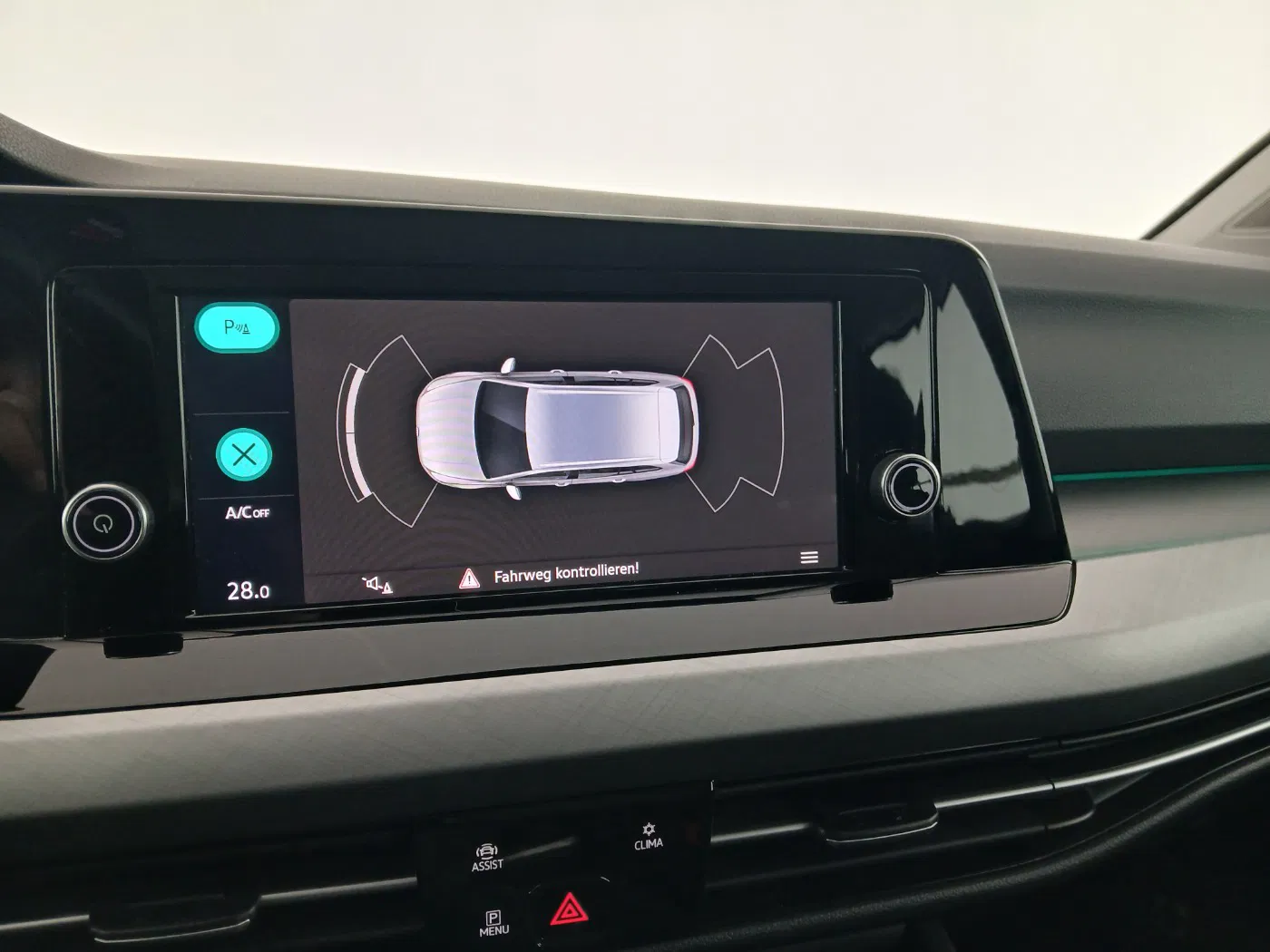 VW Golf VIII Variant 2.0 TDI Life | Bild 22 von 25