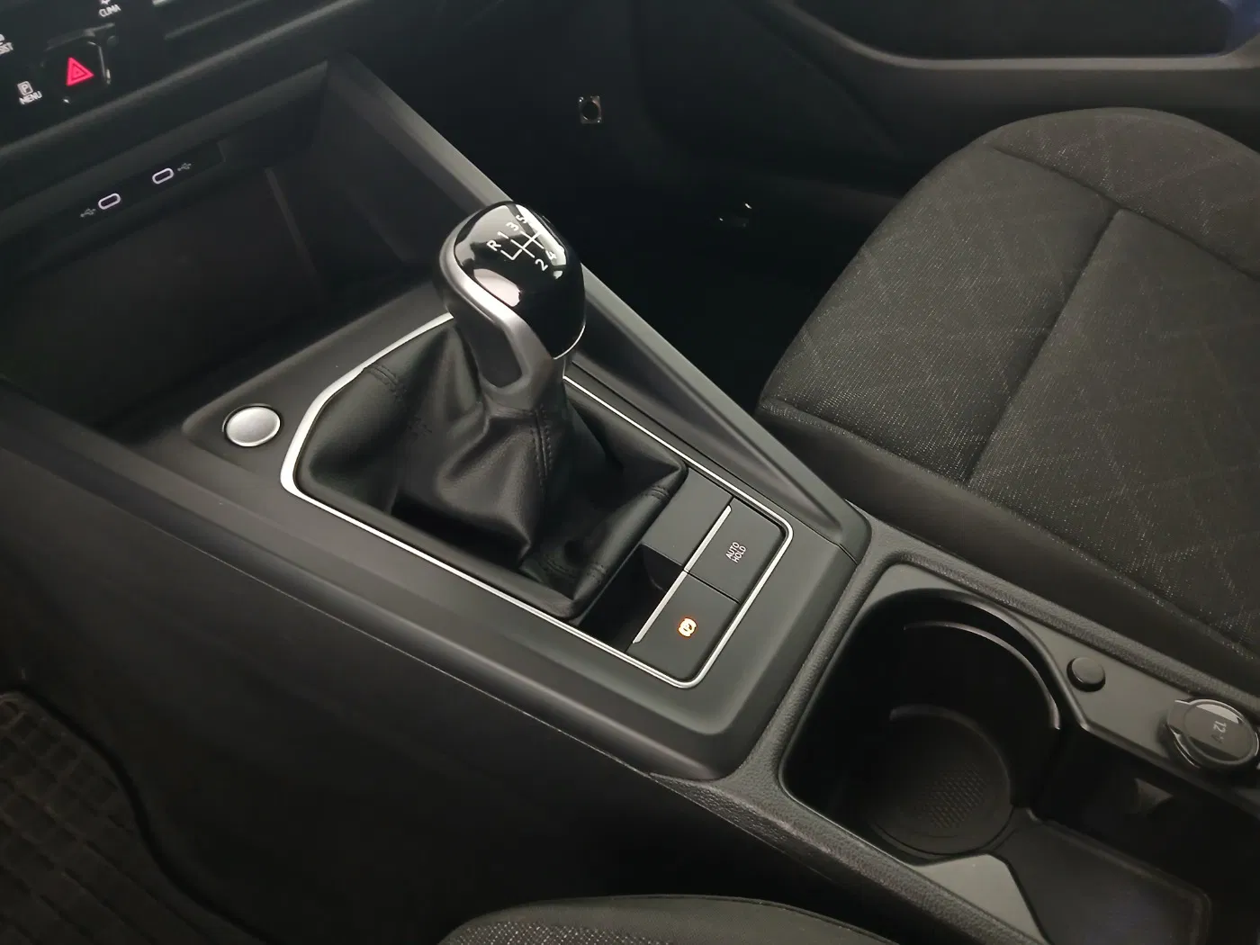 VW Golf VIII Variant 2.0 TDI Life | Bild 23 von 25