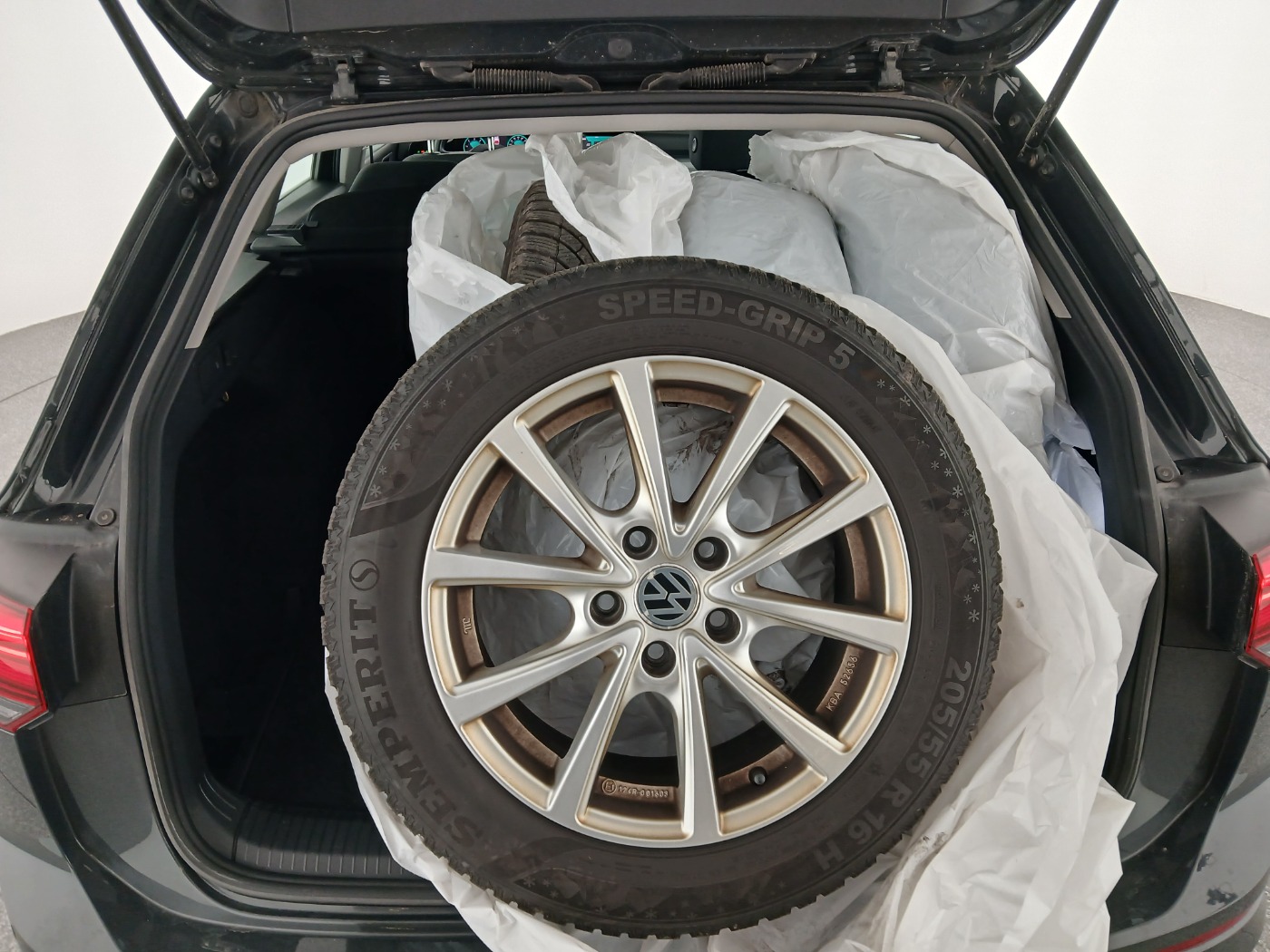 VW Golf VIII Variant 2.0 TDI Life | Bild 25 von 25