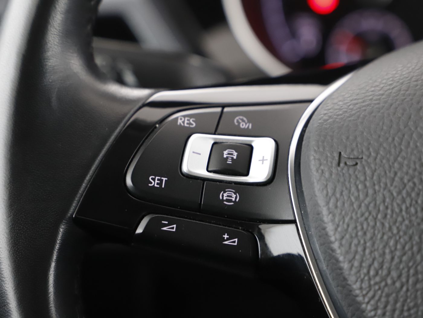 VW Touran 2.0 TDI Comfortl. | Bild 16 von 28