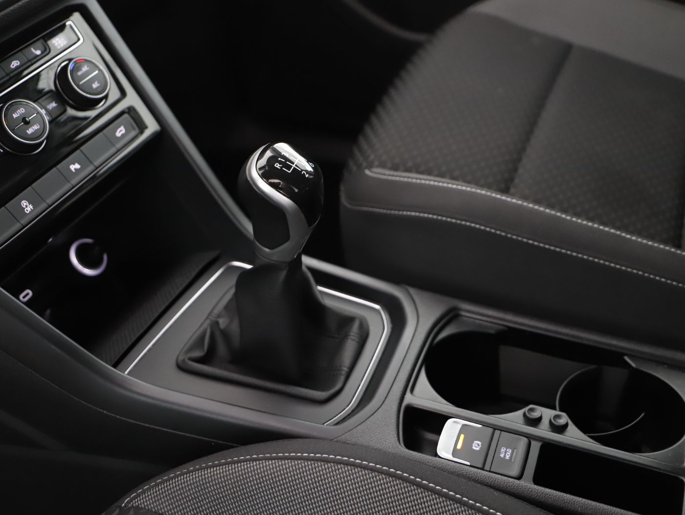 VW Touran 2.0 TDI Comfortl. | Bild 18 von 28