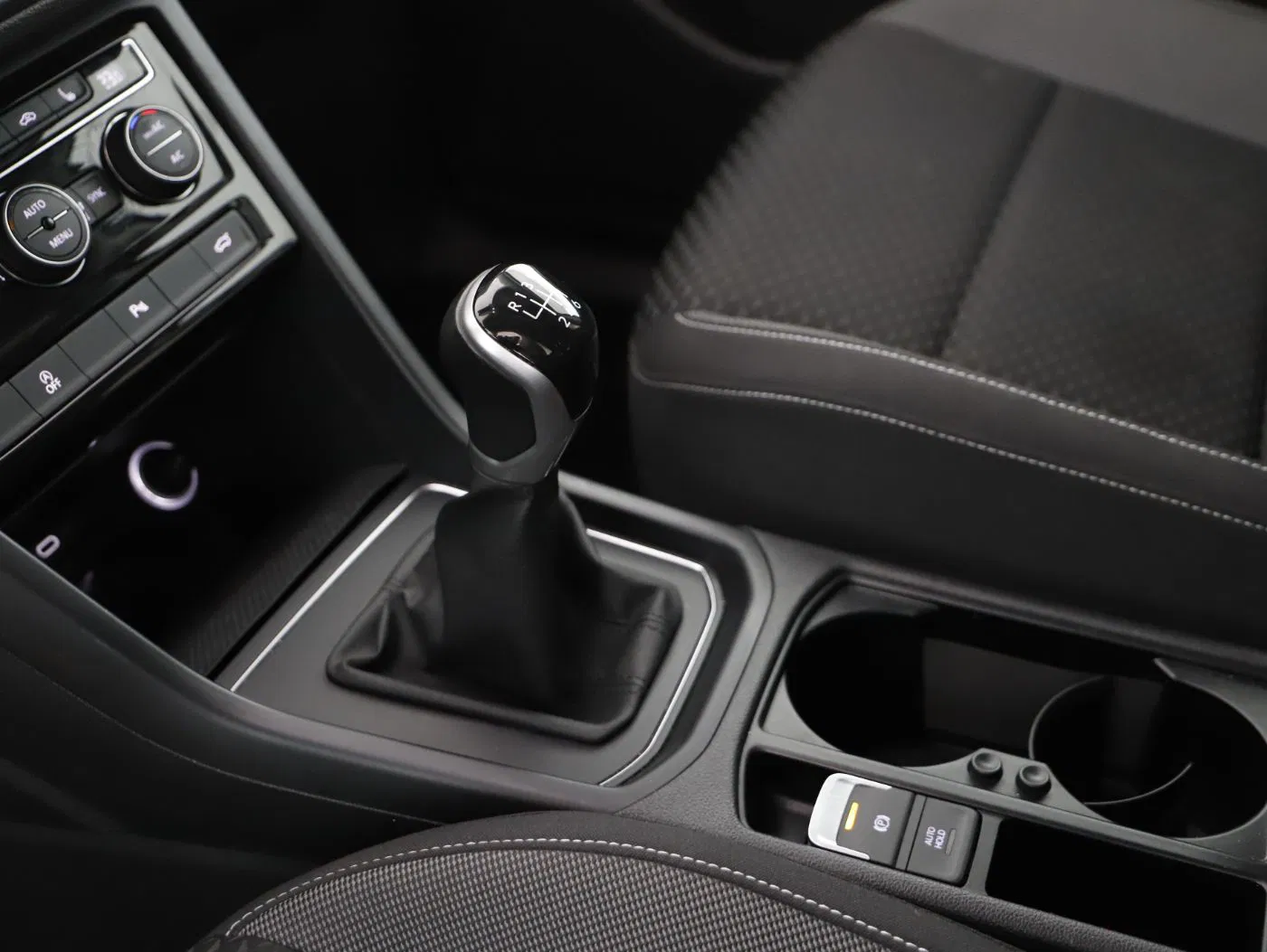 VW Touran 2.0 TDI Comfortl. | Bild 18 von 28