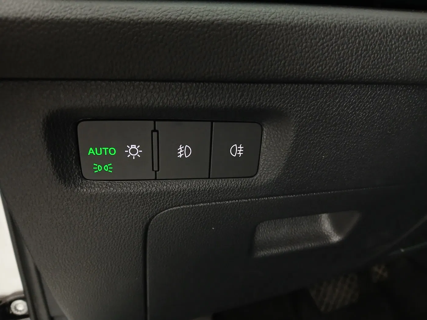 Skoda Octavia Combi 2.0 TDI Ambition | Bild 13 von 26