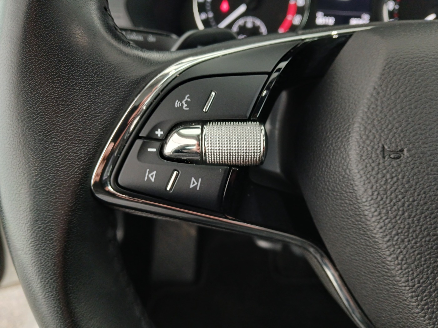 Skoda Octavia Combi 2.0 TDI Ambition | Bild 17 von 26