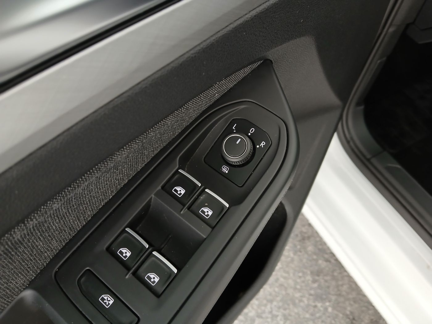 VW Golf VIII Var. 2.0 TDI DSG Life | Bild 8 von 21