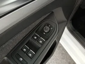 VW Golf VIII Var. 2.0 TDI DSG Life | Thumbnail 8 von 21