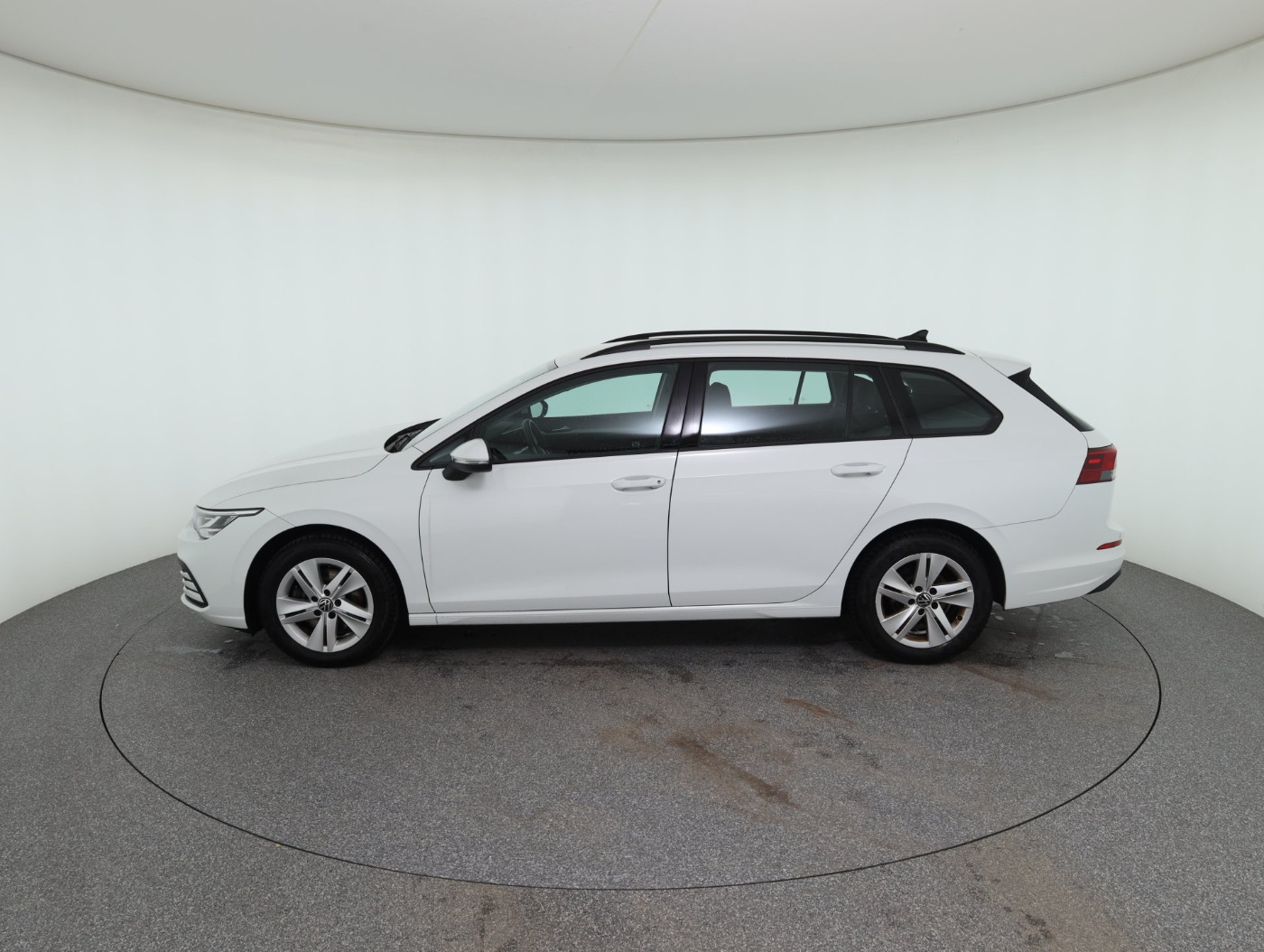 VW Golf VIII Variant 2.0 TDI Life | Bild 9 von 25