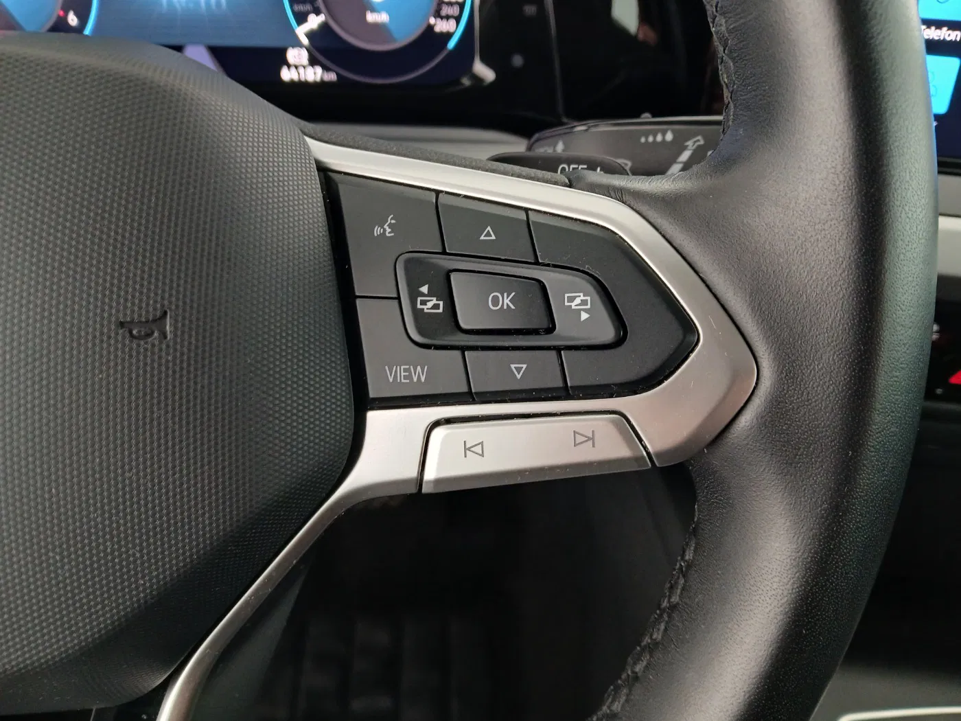 VW Golf VIII Variant 2.0 TDI Life | Bild 18 von 25