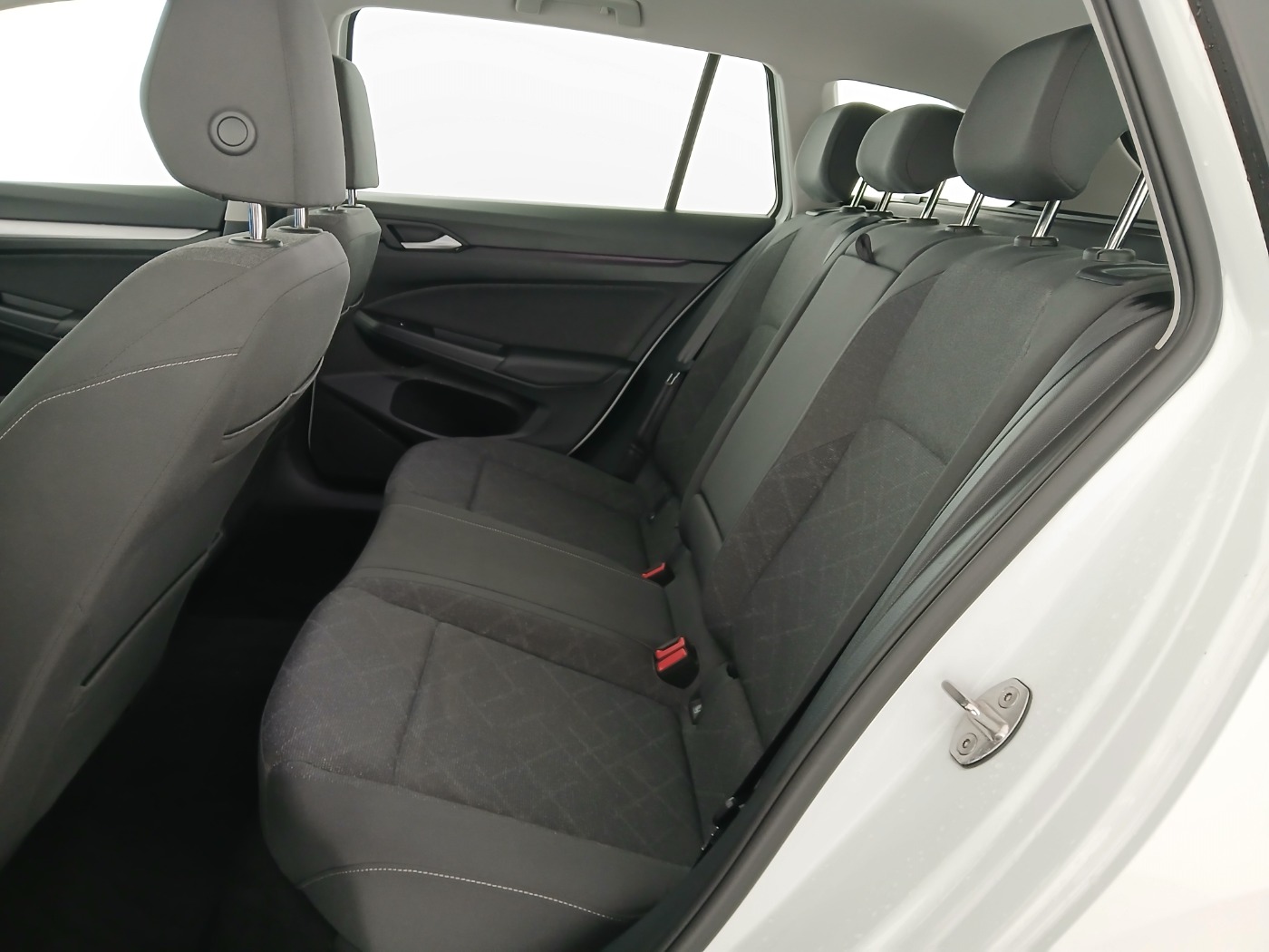 VW Golf VIII Variant 2.0 TDI Life | Bild 24 von 25