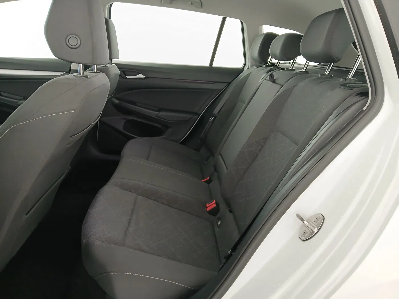 VW Golf VIII Variant 2.0 TDI Life | Bild 24 von 25