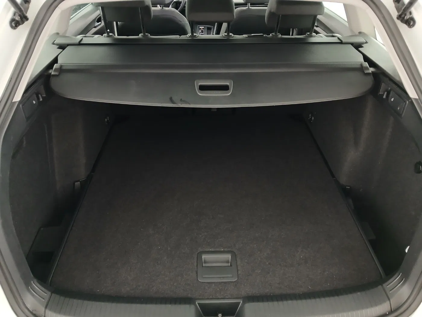 VW Golf VIII Variant 2.0 TDI Life | Bild 25 von 25