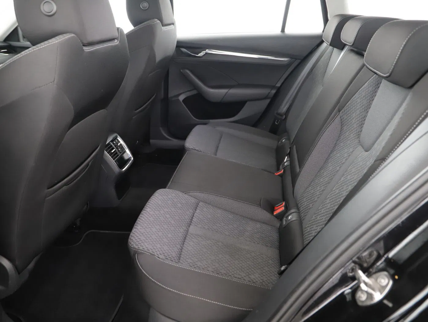 Skoda Octavia Combi 2.0 TDI Style Aut. | Bild 8 von 23