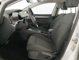 VW Golf VIII Var. 2.0 TDI DSG Life | Thumbnail 10 von 21