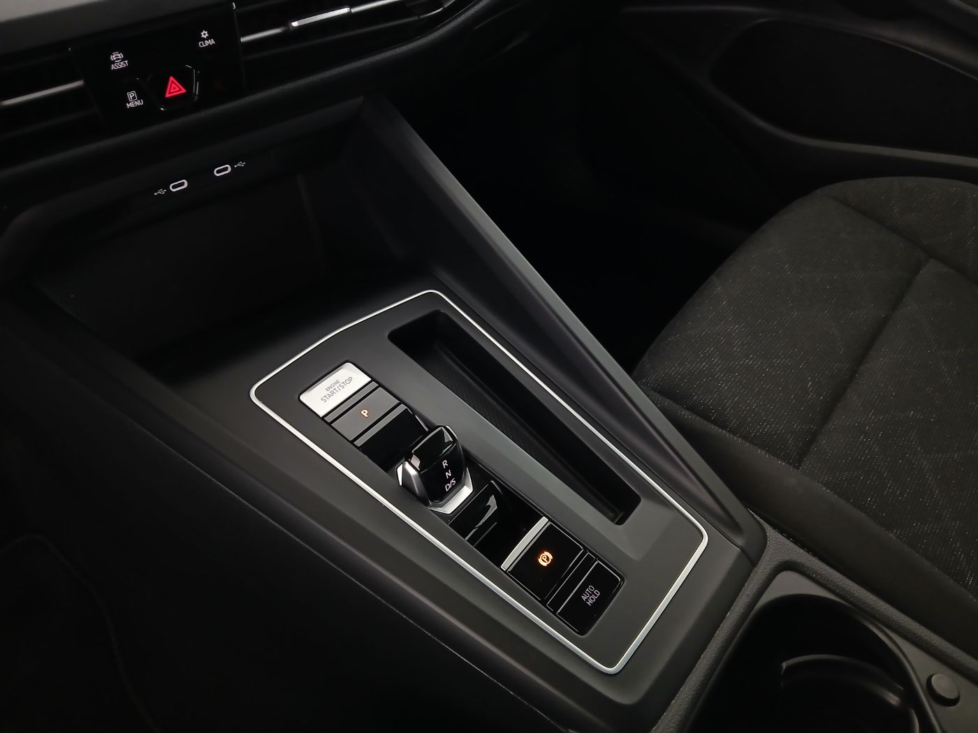 VW Golf VIII Var. 2.0 TDI DSG Life | Bild 19 von 21
