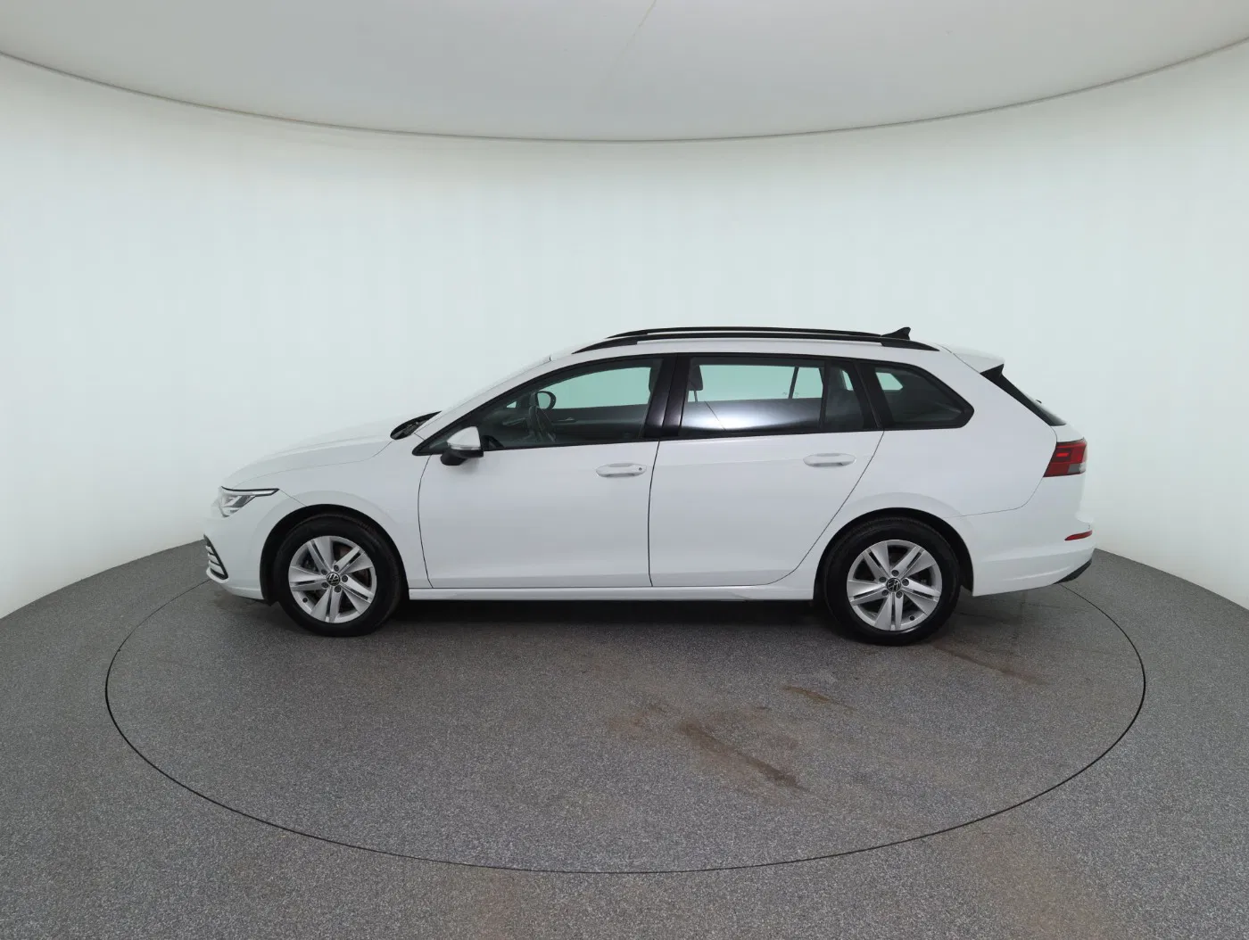 VW Golf VIII Variant 2.0 TDI Life | Bild 9 von 25