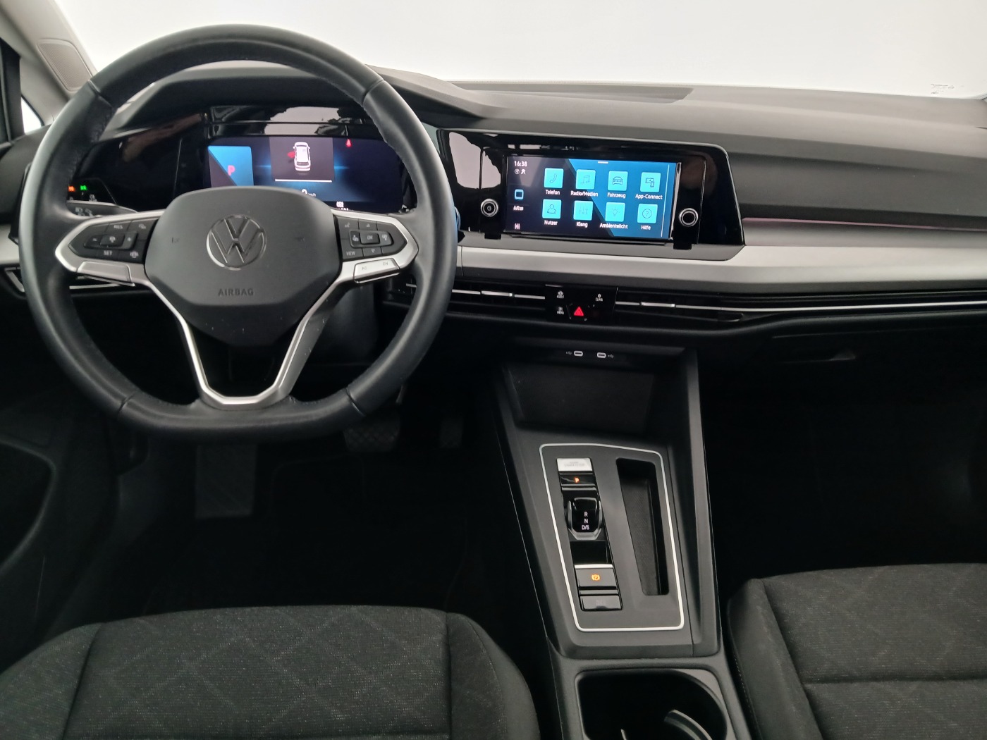 VW Golf VIII Variant 2.0 TDI Life | Bild 15 von 25