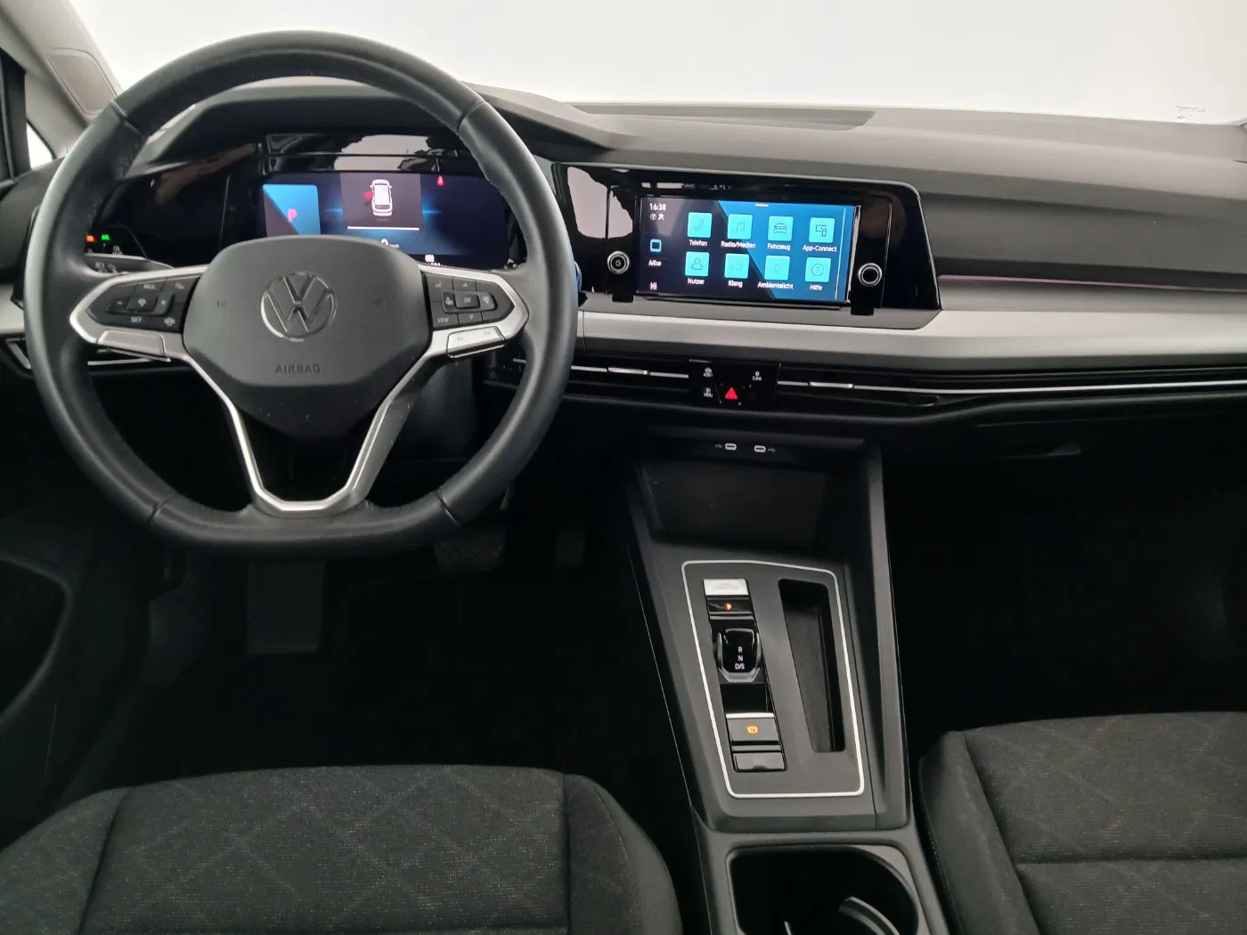VW Golf VIII Variant 2.0 TDI Life | Bild 15 von 25