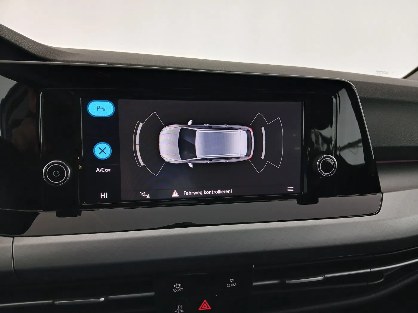 VW Golf VIII Variant 2.0 TDI Life | Bild 22 von 25