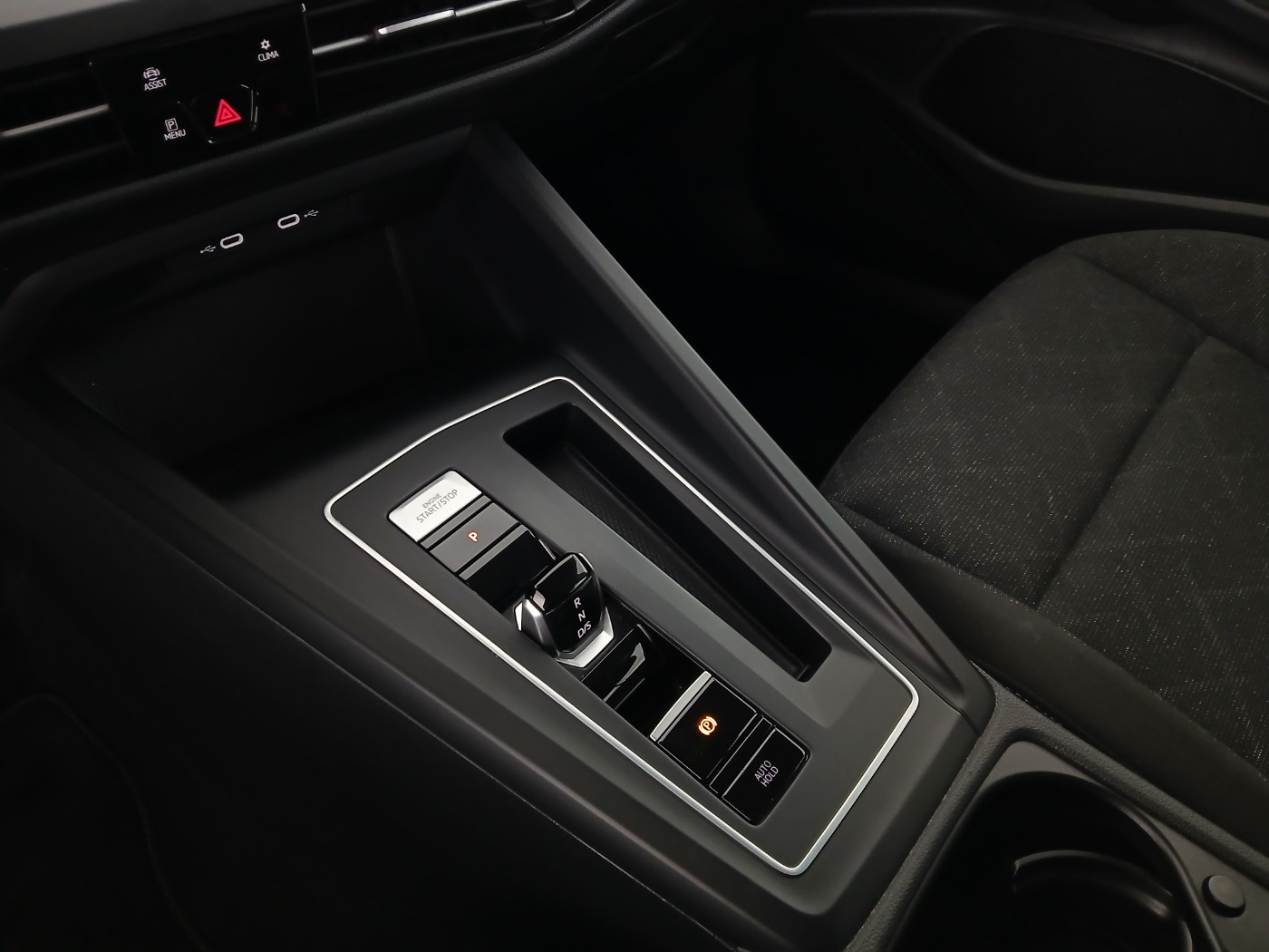 VW Golf VIII Variant 2.0 TDI Life | Bild 23 von 25