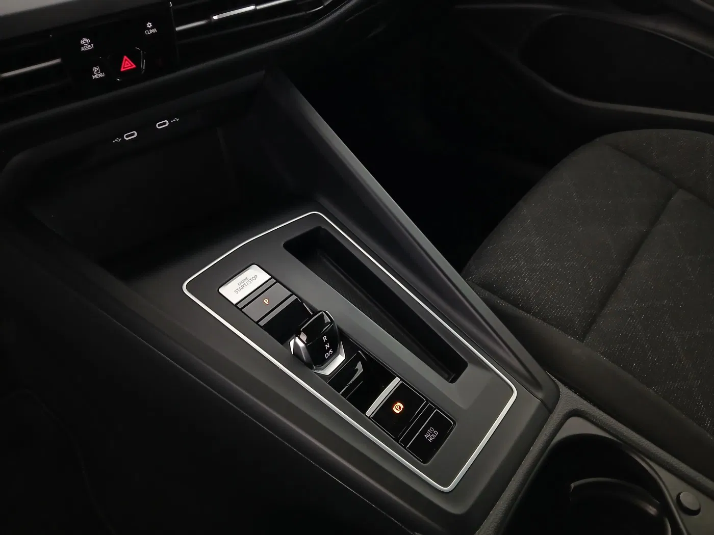 VW Golf VIII Variant 2.0 TDI Life | Bild 23 von 25