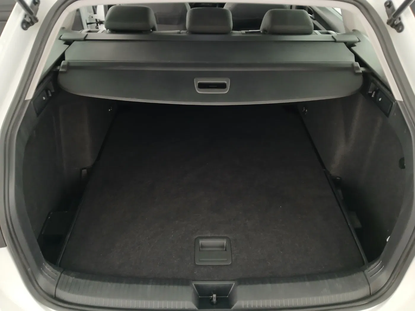 VW Golf VIII Variant 2.0 TDI Life | Bild 25 von 25