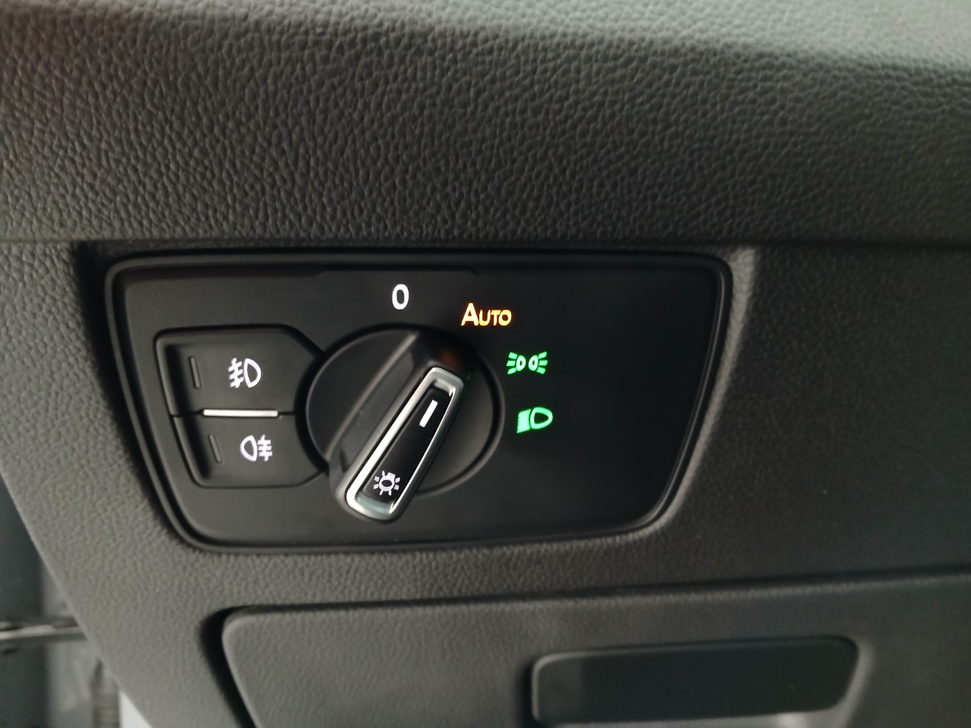 VW Passat Variant 2.0 TDI 4M Busi. DSG | Bild 14 von 30