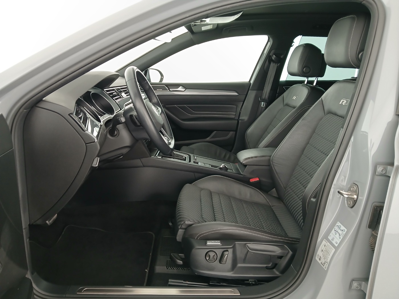 VW Passat Variant 2.0 TDI 4M Busi. DSG | Bild 15 von 30