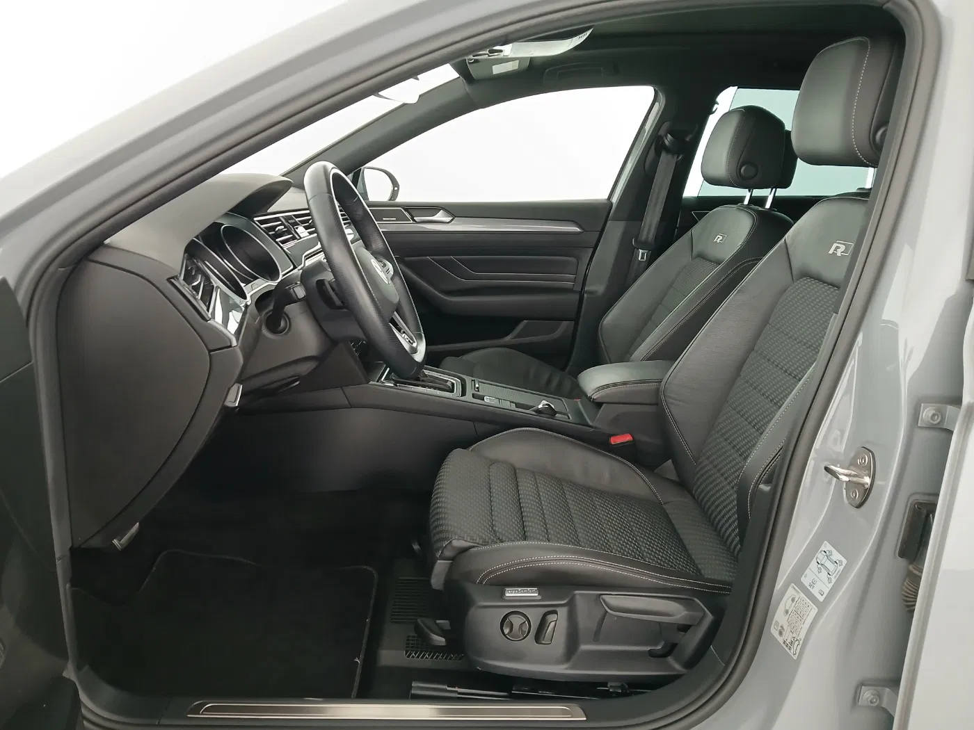 VW Passat Variant 2.0 TDI 4M Busi. DSG | Bild 15 von 30