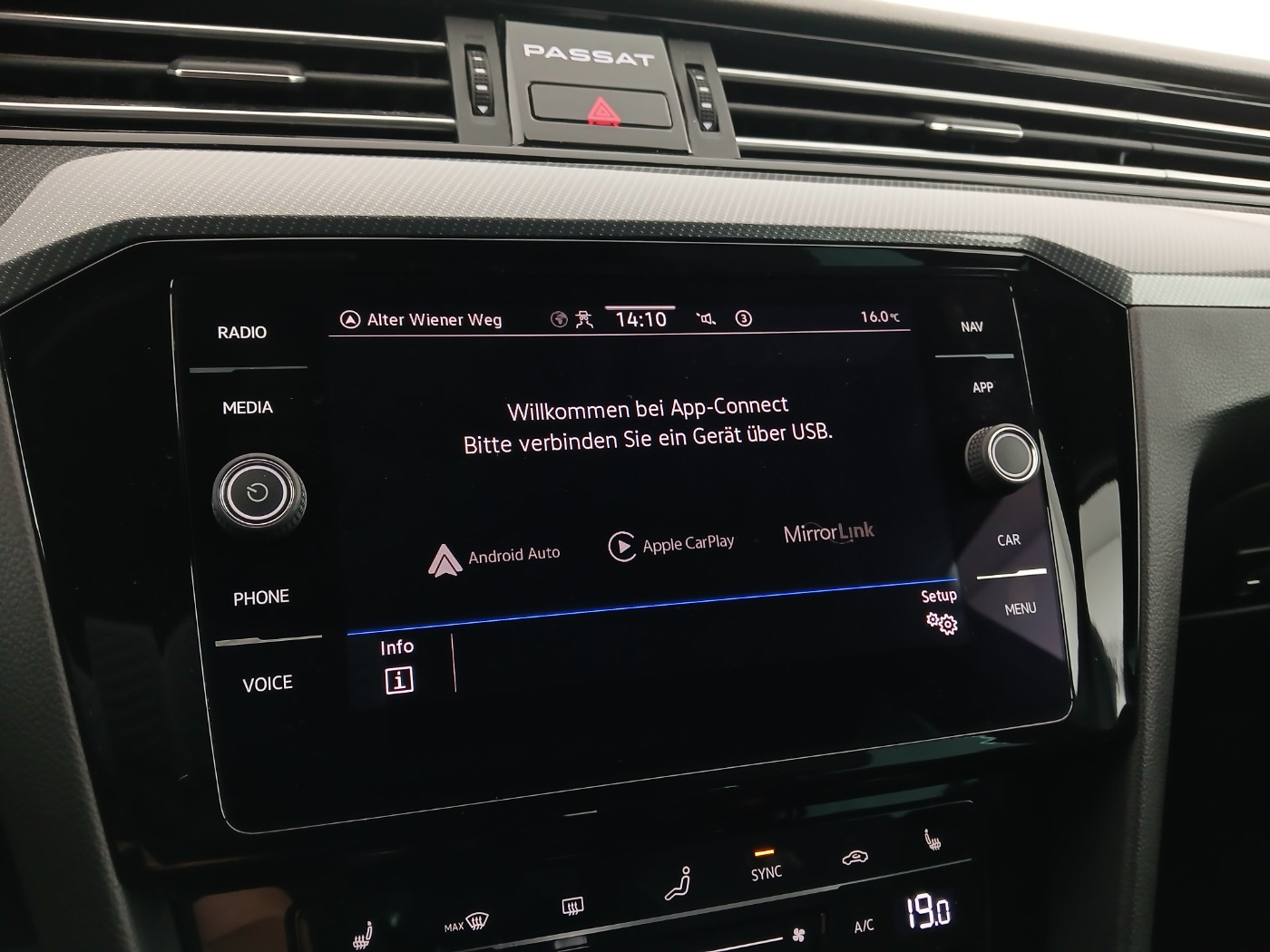 VW Passat Variant 2.0 TDI 4M Busi. DSG | Bild 22 von 30