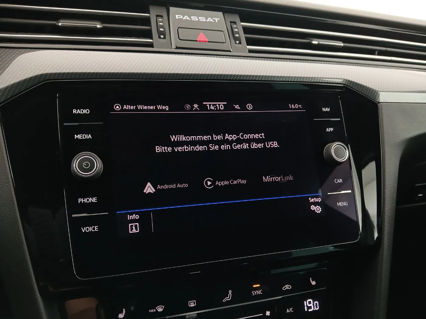 VW Passat Variant 2.0 TDI 4M Busi. DSG | Bild 22 von 30