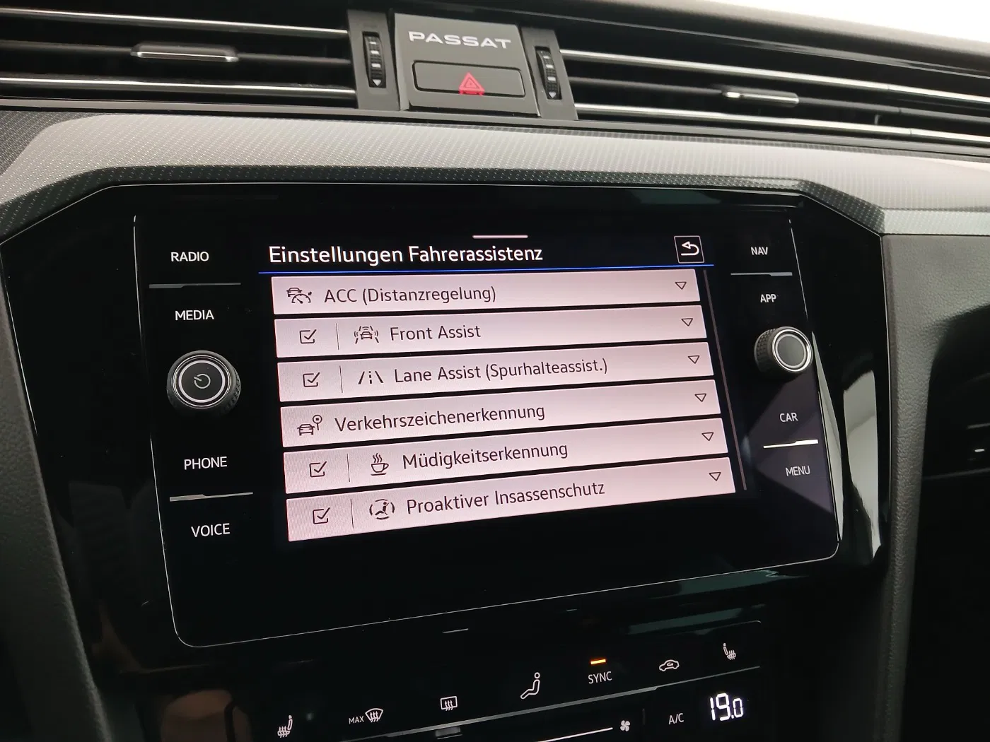 VW Passat Variant 2.0 TDI 4M Busi. DSG | Bild 24 von 30